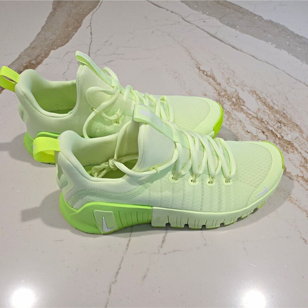 Nike Free Metcon Women's Low Top Lace-Up Green Athletic Sneaker Training Shoes .